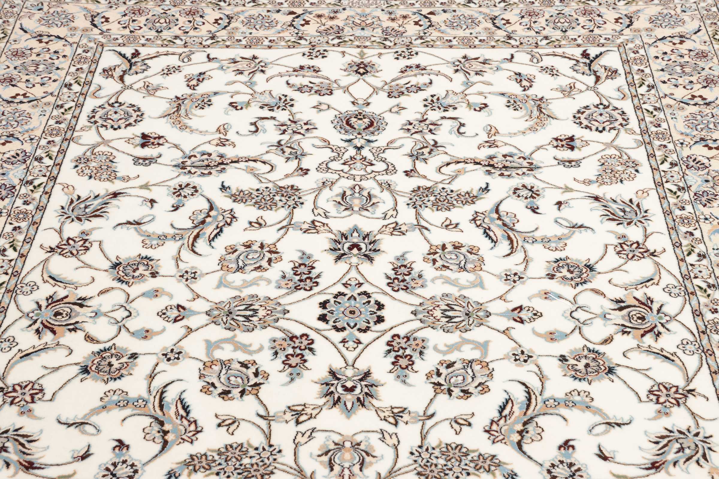 Tappeto Persiano Nain 6 Fili 235×160 cm – Lana e Seta Annodato a Mano Z445559 9 Tappeto Persiano Nain 6 Fili 235×160 cm – Lana e Seta Annodato a Mano Z445559 - immagine 8